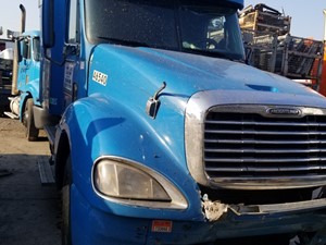 Salvage 2005 Freightliner COLUMBIA 120 - SV-275