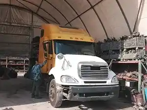 Salvage 2005 Freightliner Columbia 120 - SV-885