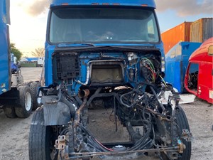 Salvage 2005 Volvo VNL - SV-479