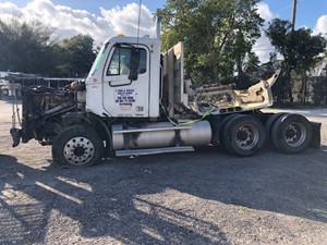 Salvage 2007 Freightliner COLUMBIA 120 - SV-96(One Stop Parts)