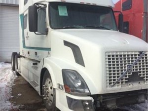 Salvage 2007 Volvo VNL - SV-128