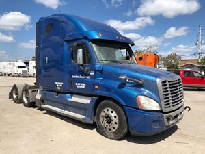 Salvage 2012 Freightliner Cascadia 125 - SV-15(One Stop Parts)
