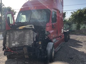 Salvage 2012 Freightliner Cascadia 125 - SV-94(One Stop Parts)