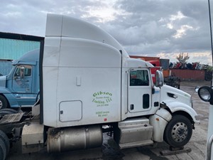 Salvage 2013 Peterbilt 386 - SV-425
