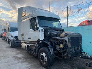 Salvage 2015 Volvo VNL - SV-379