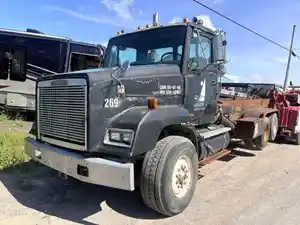 Salvage 1988 Freightliner FL112 - FRE88-6160-CTP