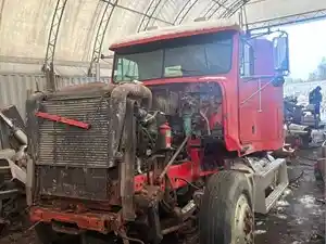 Salvage 1993 Freightliner FLD120 - FRE93-5650-CTP