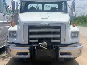 Salvage 1997 Freightliner FL80 - FRE97-6150-CTP
