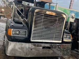 Salvage 1998 Freightliner FLD120 - FRE98-2226-CTP
