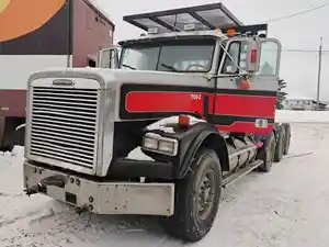 Salvage 2000 Freightliner FLD120SD - FRE00-5725-CTP