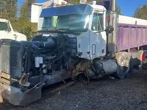 Salvage 2001 Mack CL713 - MAC01-5024-CTP