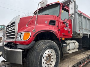 Salvage 2005 Mack CV713 Granite - MAC05-2096-CTP