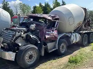 Salvage 2005 Mack CV713 Granite - MAC05-3799-CTP