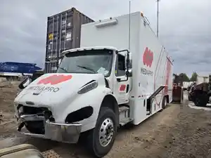Salvage 2009 Freightliner M2 106 - FRE09-5009-CTP