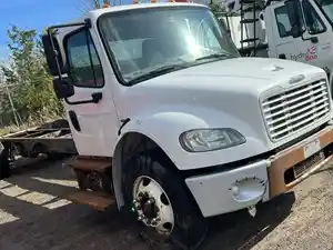 Salvage 2013 Freightliner M2 106 - FRE13-5059-CTP