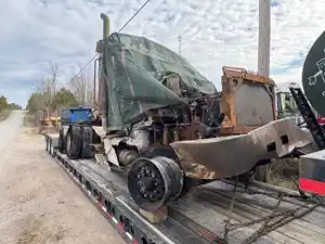Salvage 2016 Peterbilt 348 - PET16-5050-CTP