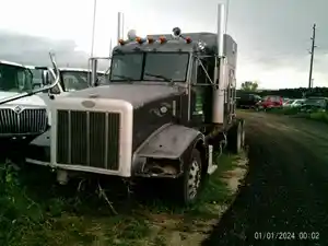 Salvage 1999 Peterbilt 377 - 5120
