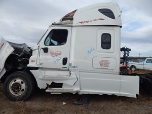 Salvage 2017 Freightliner Cascadia 125 - 5063