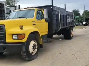 Salvage 1998 Ford F700 - 161