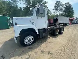 Salvage 1980 International F-2275 - 2087