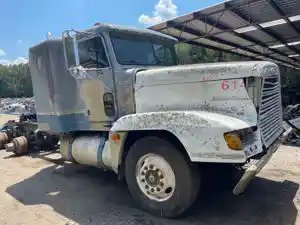 1992 Freightliner FLD120 Truck for Parts Image
