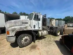 Salvage 1993 Mack CH613 - 2280