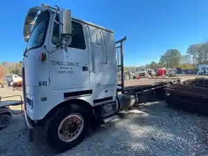 1995 White WHL Truck for Parts (Stock #2195)) Part Image