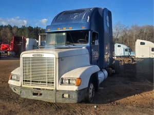 Salvage 2000 Freightliner FLD120 - 1551
