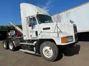 2001 Mack CH613 Truck for Parts (Stock #2090)) Part Image