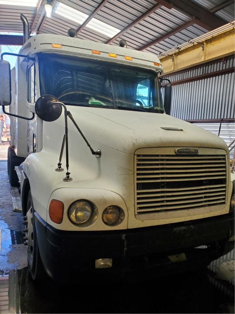 2003 Freightliner ST120 CAROLINA TRUCK PARTS