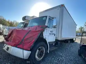 Salvage 2004 Freightliner FL70 - 1997