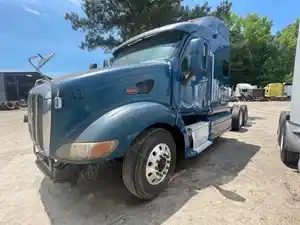 Salvage 2005 Peterbilt 387 - 2262