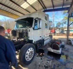 Salvage 2006 Volvo VNL - 1357