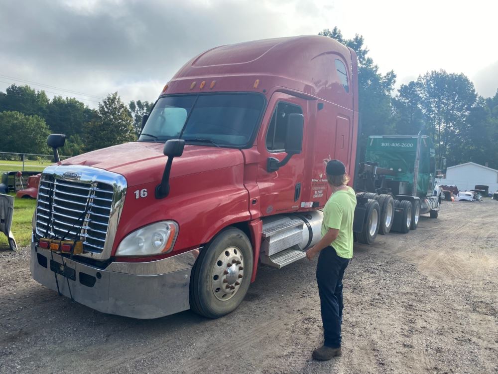 Salvage 2009 Freightliner Cascadia 125 Truck Tractor For Parts Sumter