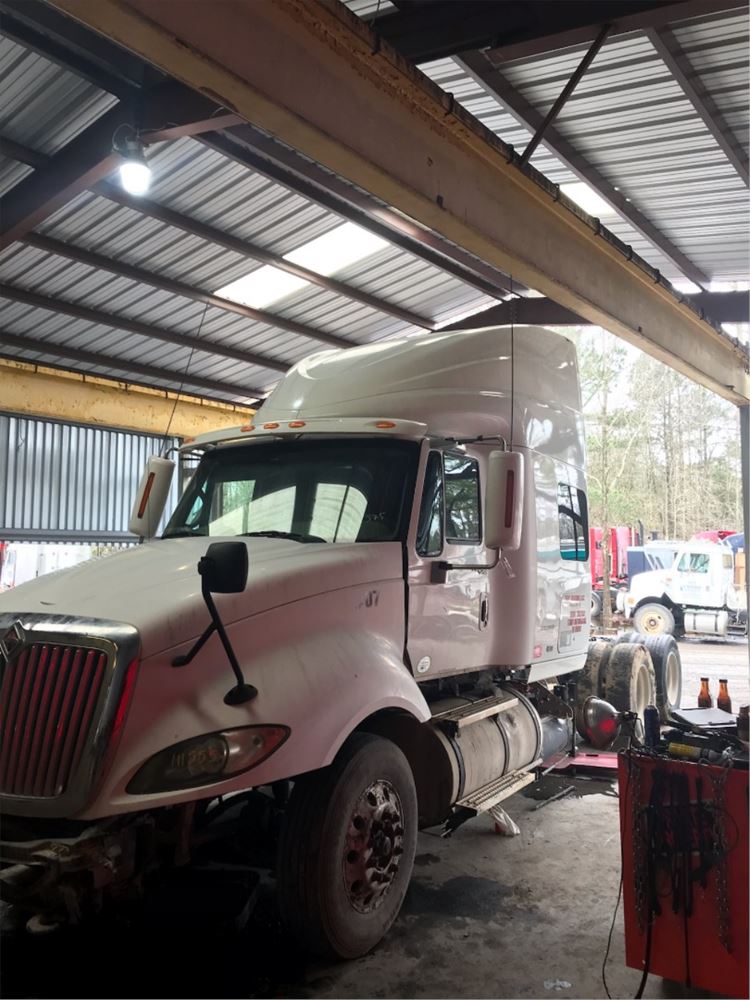 Salvage 2009 International PROSTAR Sleeper Flat Top For Parts Sumter