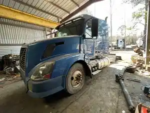 Salvage 2009 Volvo VNL - 2047