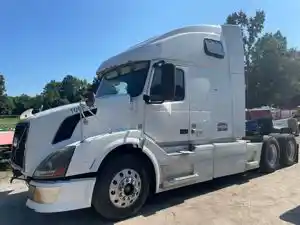 Salvage 2009 Volvo VNL - 2284