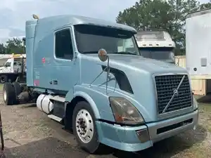 Salvage 2010 Volvo VNL - 2122