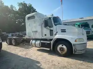 Salvage 2011 Mack CXU613 - 2296