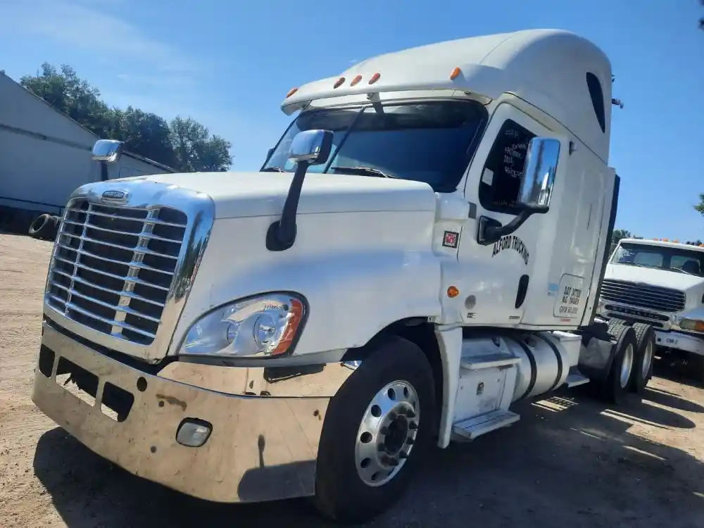 Salvage 2012 Freightliner Cascadia 125 Truck Tractor For Parts Sumter