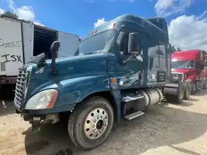 Salvage 2013 Freightliner Cascadia 125 - 2268