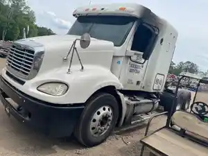 Salvage 2013 Freightliner Columbia 112 - 2068