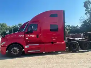 Salvage 2020 International LT625 - 2266
