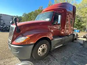 Salvage 2020 International LT625 - 2180