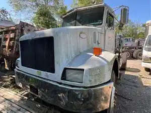 1995 Peterbilt 330 Truck for Parts (Stock #181)) Part Image