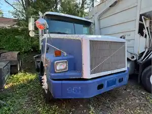 1995 White WG Truck for Parts (Stock #171)) Part Image