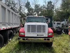 1998 International 4900 Truck for Parts (Stock #121)) Part Image