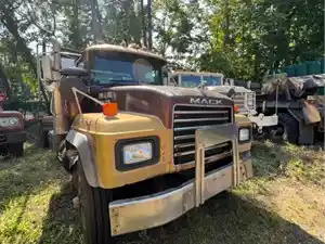 2003 Mack RD688S Truck for Parts (Stock #203)) Part Image