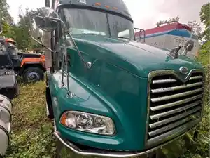 2005 Mack CX612 Vision Truck for Parts (Stock #127)) Part Image