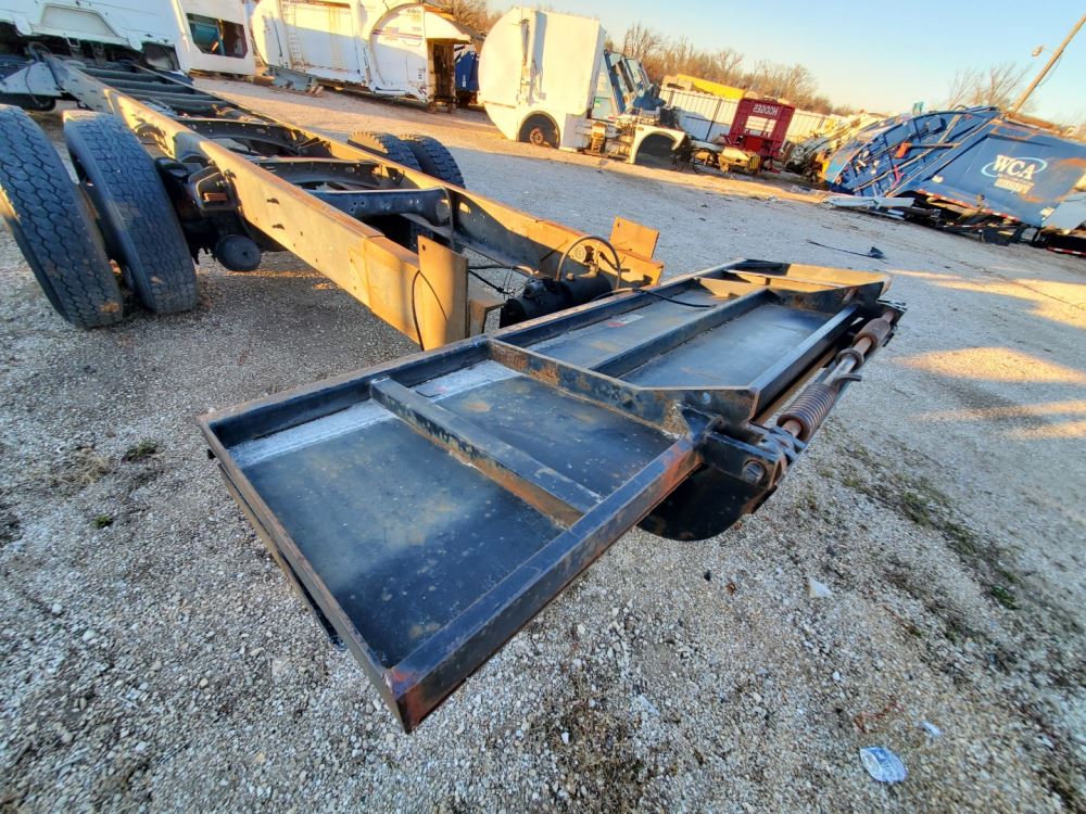 1996 FREIGHTLINER FL60 | Truck Component Services